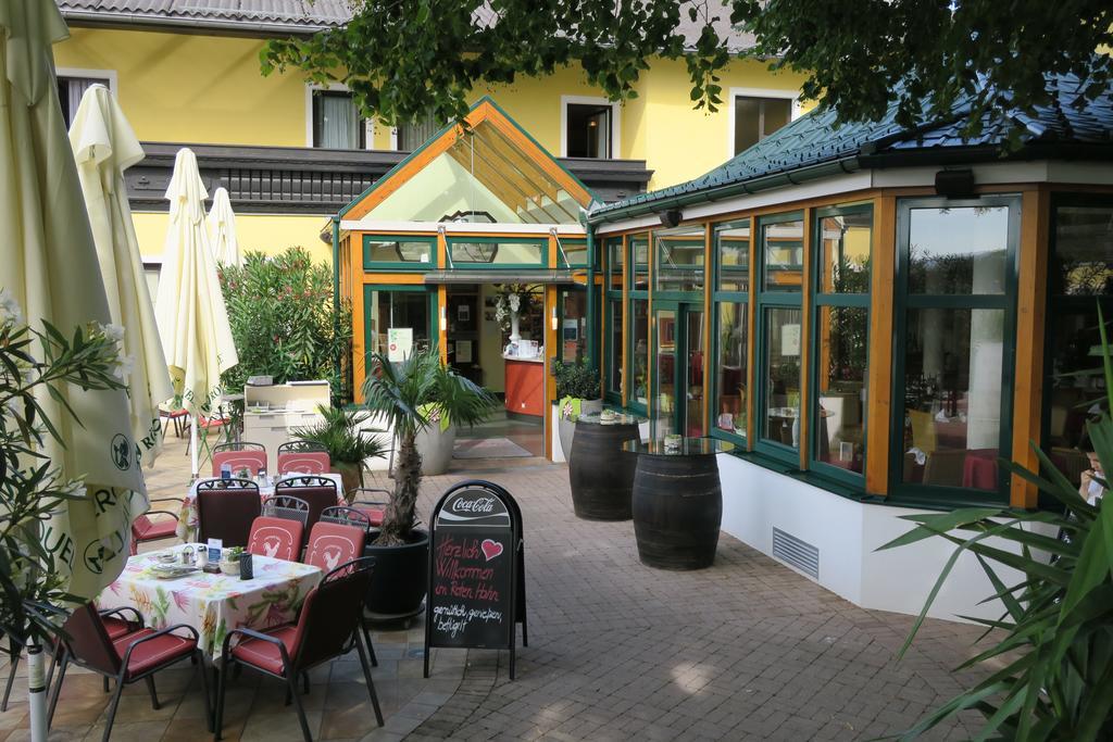 Hotel Restaurant Boeck "Roter Hahn" Sankt Poelten Exterior photo